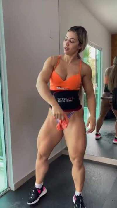 THAT 🐱 is SWEATING