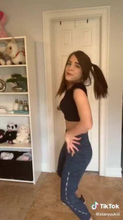 Este video me gusto bastante y es de mi videos favoritos de Staryuuki ojala hiciera mas videos como este, me encanto