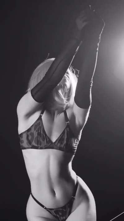 Why cant Kathy wear make up with out looking 30??? Second vid looks like a 40 y.o trans dying of cancer smoke 😭