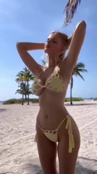 Amazing body in bikini