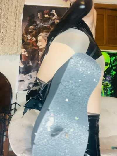 Check out my new jacuzzi tub cock rating! Experienced domme of over 5 years! Size queen who loves to do [rate]s Order a custom [vid] and watch my creativity flow. Now offering tasks! [Dom] but [fet] friendly! See for yourself why I have so many good revie