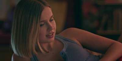 A warm wish for the lucky girl whose birthday falls on New Year's day. Honor Society (2022)