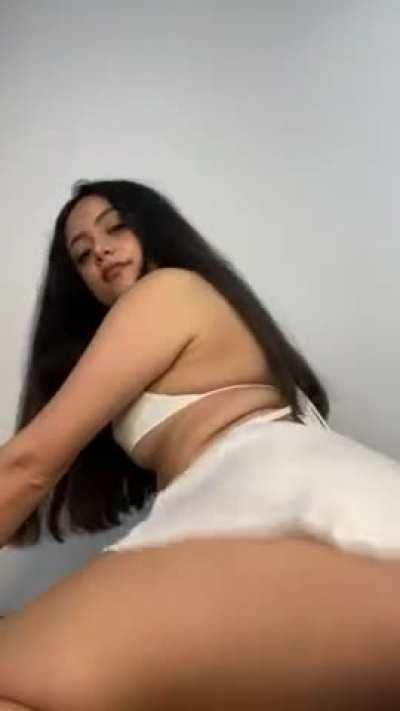 $3 gets you access to my OnlyFans⭐️ wall full of uncensored pictures and videos🥵🔥 I also do videocalls to make you cum ↴ 🗣ESP🇲🇽/ENG🇺🇸