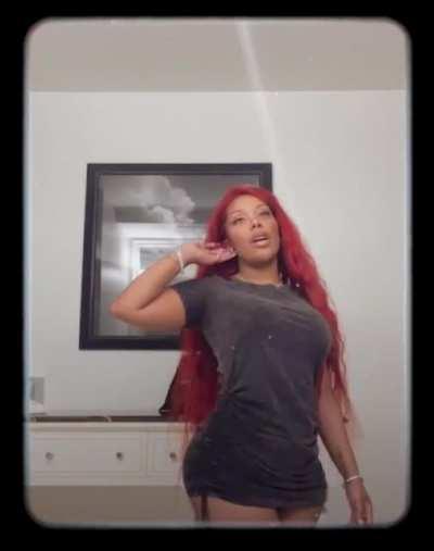 Still not over this live yo she was horny af ❤️📦💯