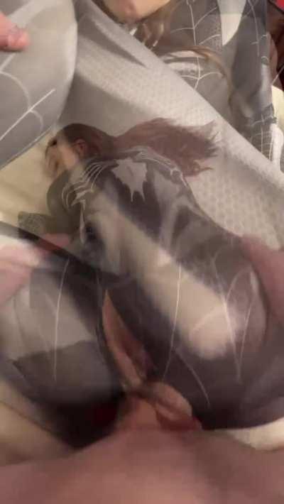 Shoot your web in my pussy