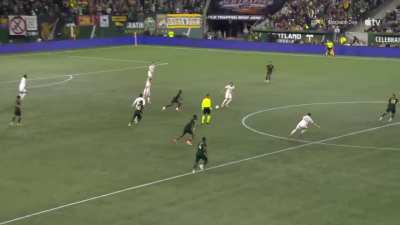 Anders Dreyer gets behind the defense and scores his 19th goal of the season 2 minutes after scoring his 18th | Portland Timbers 0 - [3] San Diego FC 49'