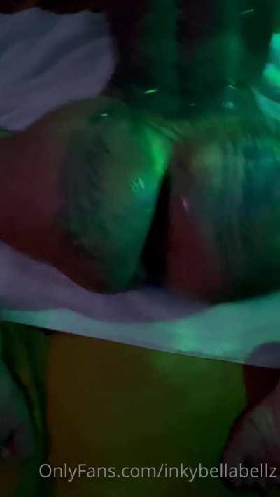 theQueen get oiled in the dark 😈💦