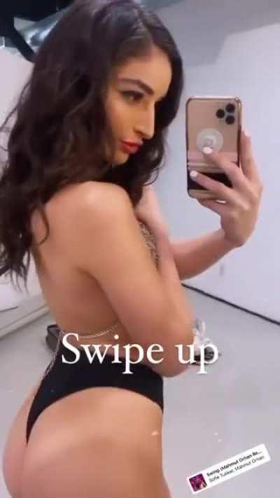 Showing off that booty