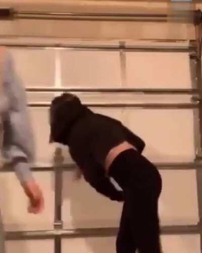 Классный удар - сразу в нокаут!