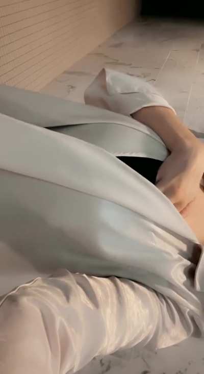 Let's rendezvous in the office bathroom