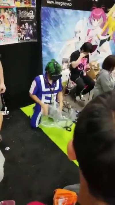 I know it smell crazy in there