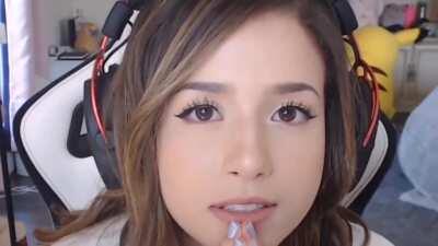 Poki Notices you Fapping to her 😳