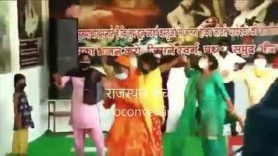 Me: After Modi, Yogi will become PM in 2029. Liberals react-