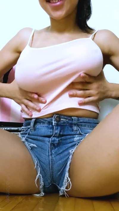 I was designed to be cummed on, do you approuve?