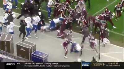 Large brawl breaks out at Armed Forces Bowl