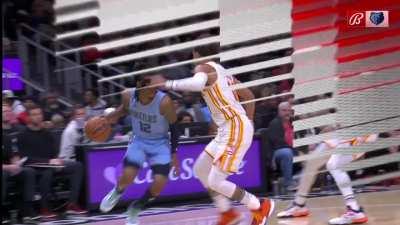 [Highlight] Ja escapes along the baseline for the craft finish against the Hawks