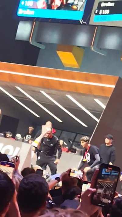 Cs2 Major trophy geht's knocked over.