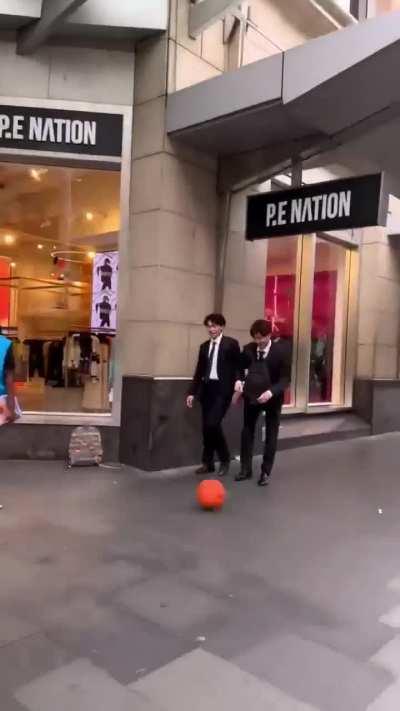 Messing with those NPCs for my pleasure!