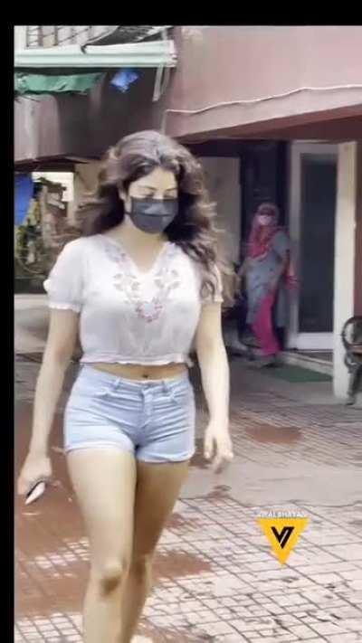 Jhanvi Kapoor - Thunderous Thighs are the Result of her Dicking sessions in the Gym look at her Structure even her Jugs are Getting bigger Thighs