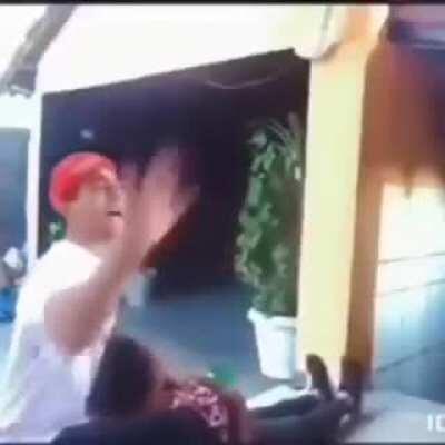 PEGA A ÁGUA LOGO MÃE