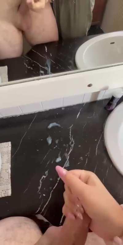 Reposting one of our favourite camshot, should we do more?🤭💦