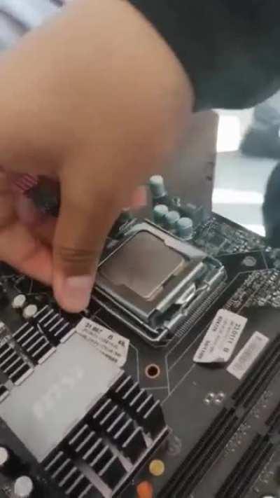 How to install a cpu