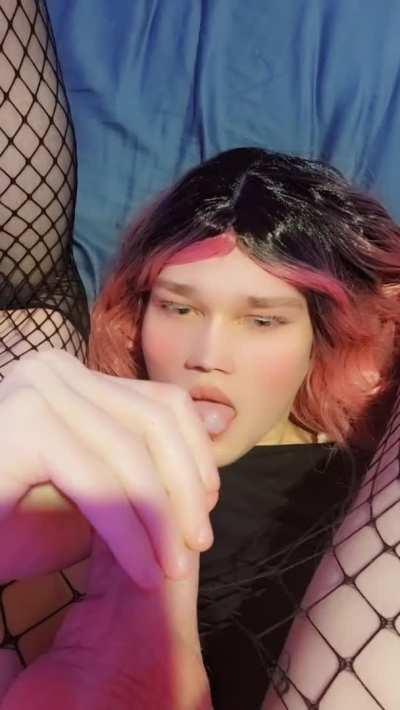 Cum on my face please