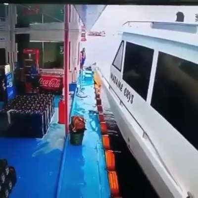 RuinedMyDay. Gif. Bitch, I'm A Boat!