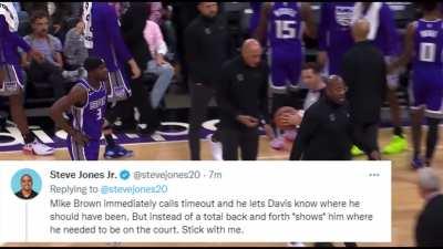 Mike Brown calls immediate timeout to coach Terrance Davis to take the charge when Ayton rolls to the rim. Few plays later Terrance Davis does exactly that and Mike Brown goes crazy.