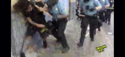 Minneapolis police attacking members of the press (taken from a stream low quality)