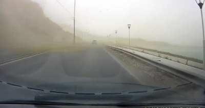 Esa brisa patagonica si se puede ver. Una caricia de 140kmh en la ciudad, 200 en el campo. Se esta volando todo