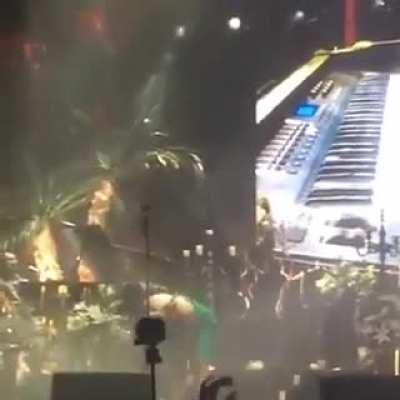 Lana sit on my face.