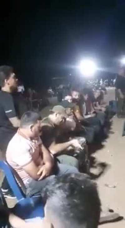 Who needs two arms when firing a ak47?