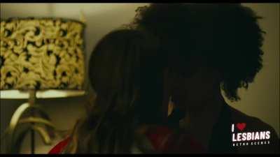 Retro Scenes: Lola Kirke & Britne Oldford - 