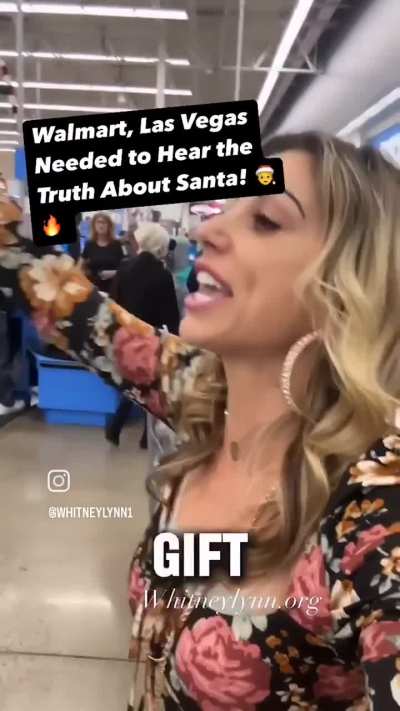 Woman sees a black Santa and decides to ruin Christmas for all the kids around.