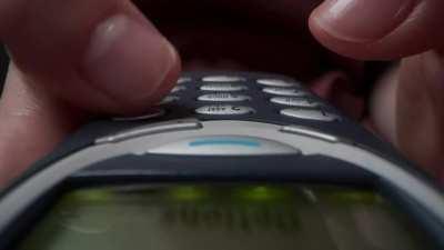 Nokia 3310 commercial in Apple style..!!