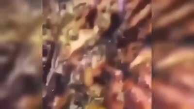 devagarinho, tira a pizza devagarinho