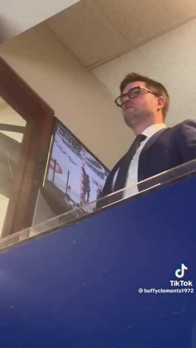 Kyle Dubas to Tampa Bay fans yelling at him: “You’re a real f*cking hero”