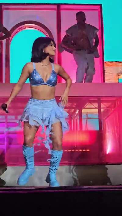 Becky G teasing us some more 🤤