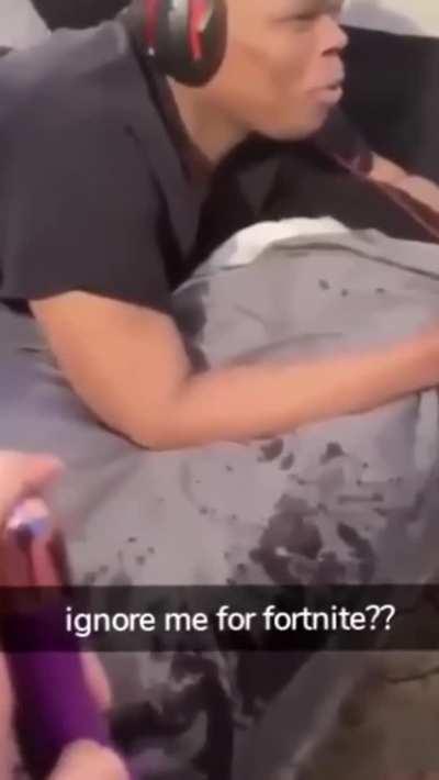 Boyfriend gets squirt in his face & eyes