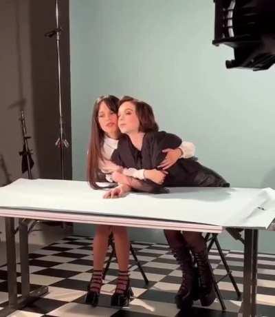 Jenna Ortega w/ Emma Myers