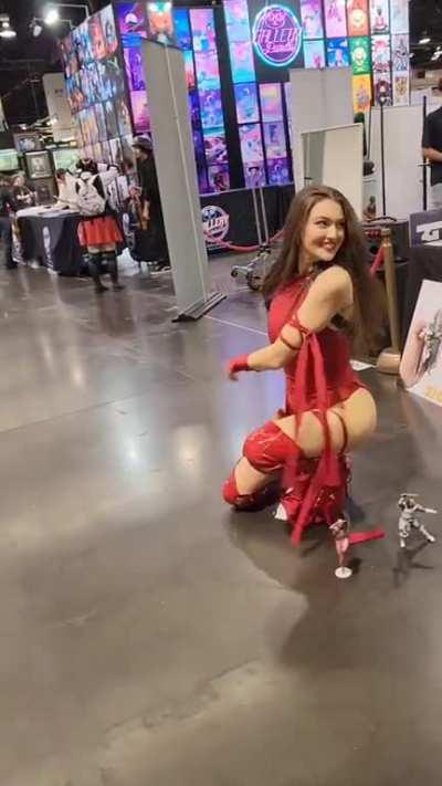 Insta beautyandbrainswithatwist as Elektra