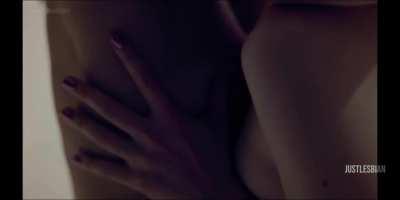 Maeva Marie, Mathilde Roth - Even Closer: Hautnah