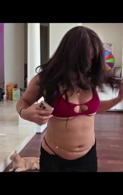 bikini Cinna is so GOATed