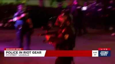 Police start shooting press with some kinda rubber bullets