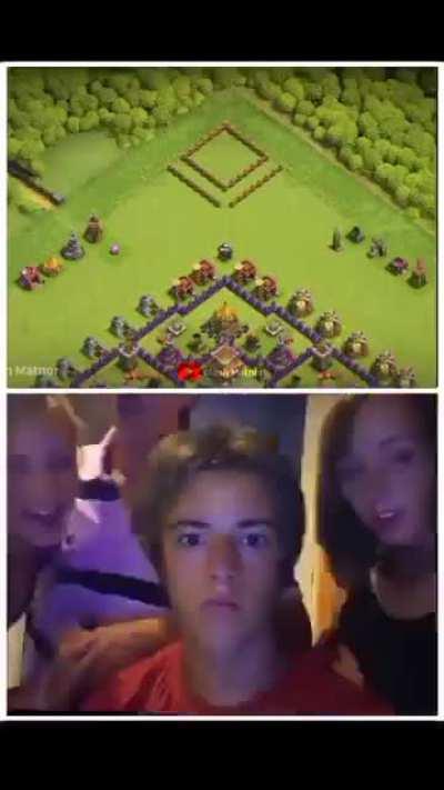 Ainda tenho medo de postar meme aqui e ser banido de novo 