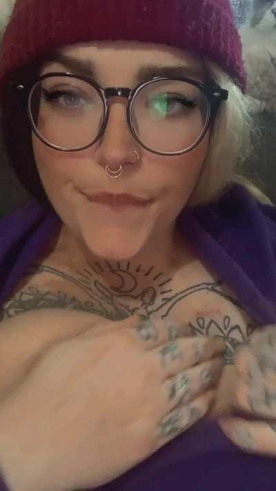 May I interest you in some Sunday morning titties?