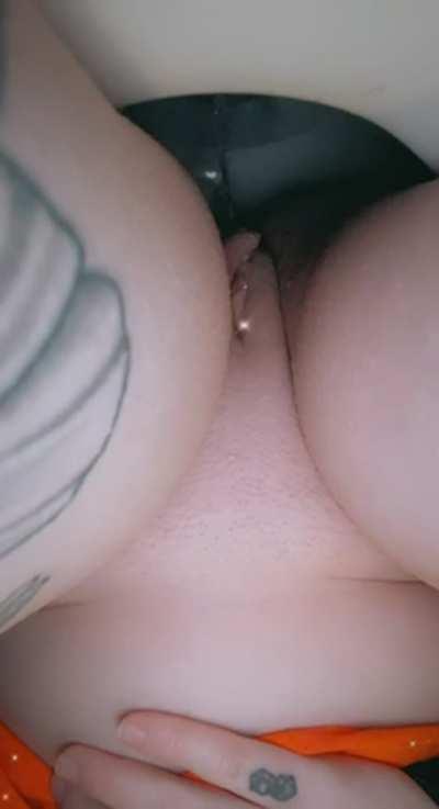 (NSFW) let me pee on you