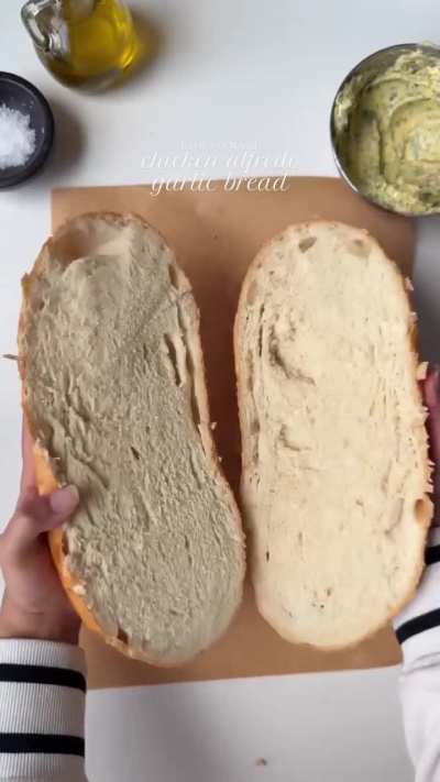 Chicken Alfredo garlic bread