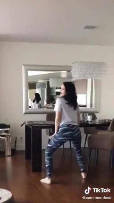 Camila Mendes Twerking